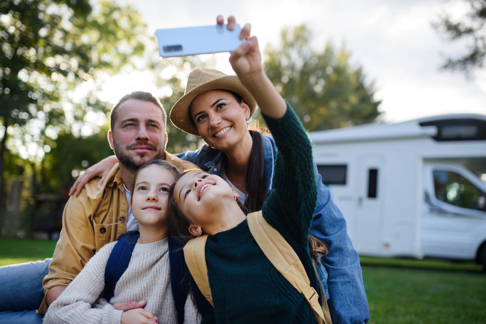 Familia en un camping